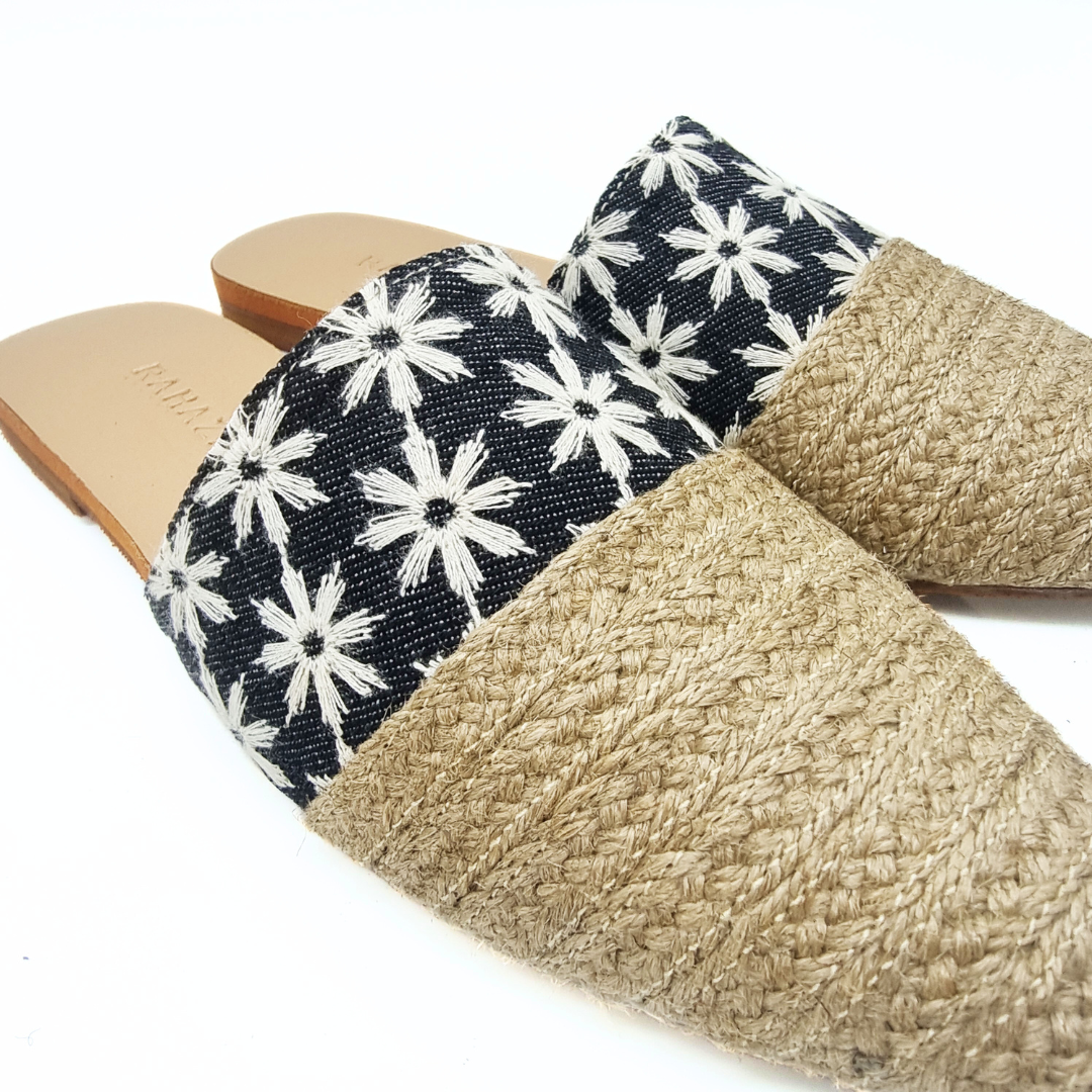 Daisy Flat Mules – Chic & Comfortable Women's Slip-On Shoes