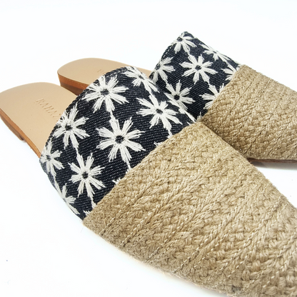 Daisy Flat Mules – Chic & Comfortable Women's Slip-On Shoes