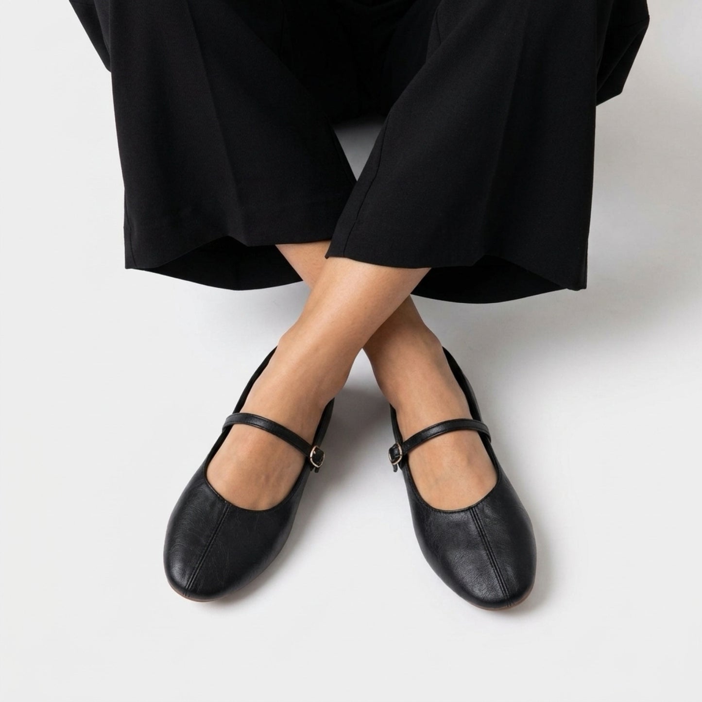 Claudia Mary Jane Flats – Comfortable Foam-Lined Synthetic Shoes for Everyday Wear